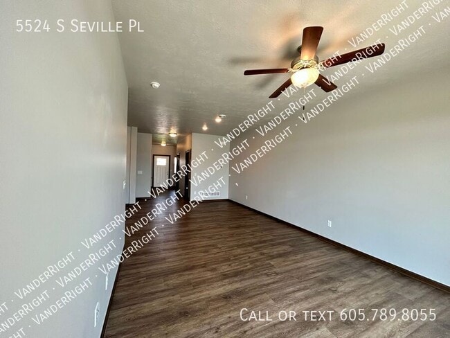 Building Photo - 5524 Seville Pl
