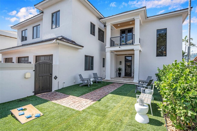 Building Photo - 1949 Harbourview Dr