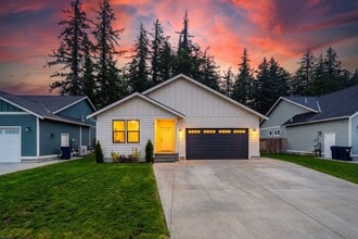 Building Photo - Modern 3-Bed x 2-Bath House