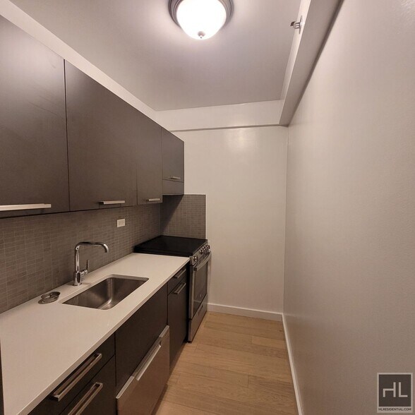 Building Photo - East 39th Street