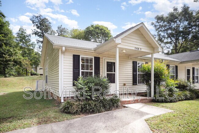 Building Photo - 1508 Highland Ave