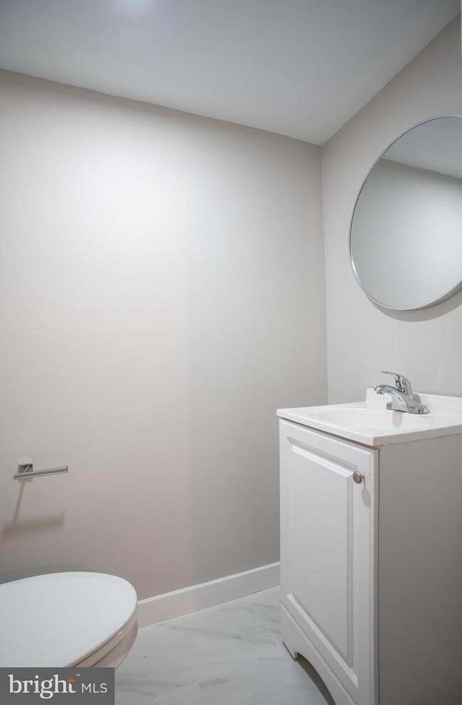 Building Photo - 2521 S Dewey St