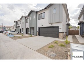 Building Photo - Find space, style, and serenity in this 2/...