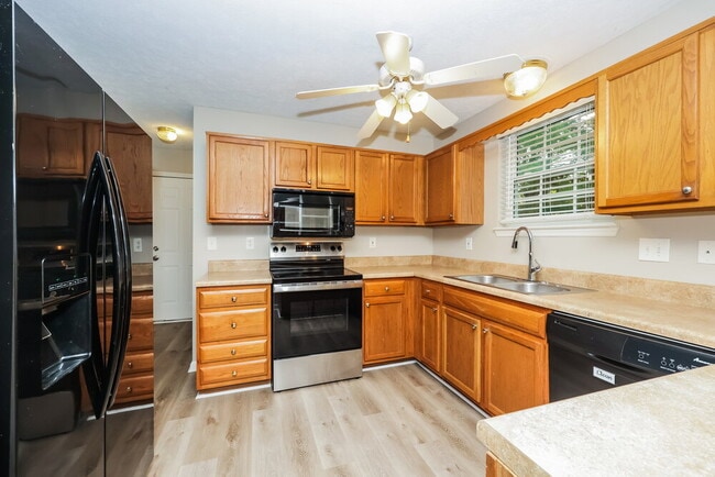 Building Photo - 607 Doral Pointe