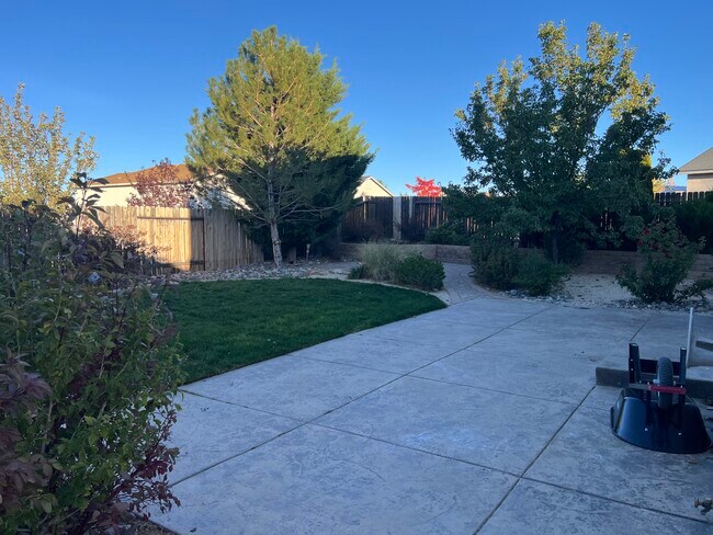 Building Photo - 8870 Sunset Breeze Dr
