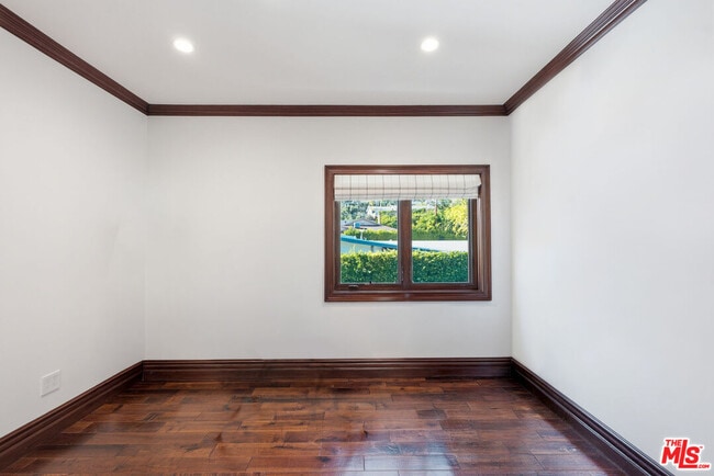 Building Photo - 2108 San Ysidro Dr