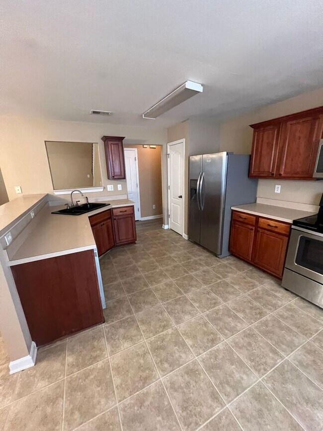 Building Photo - !!!WARNING: AVOID SCAMS CONFIRM RENTAL AT ...