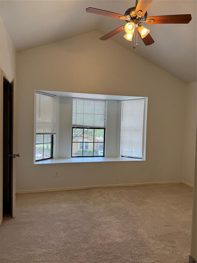 Building Photo - 11901 Swearingen Dr