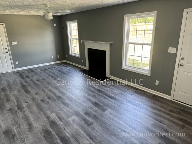 Building Photo - 1231 Alexwood Dr