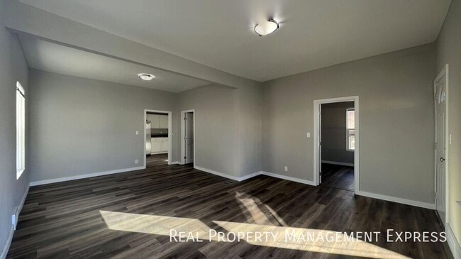 Building Photo - Updated 3-Bedroom Home with Loft in the He...