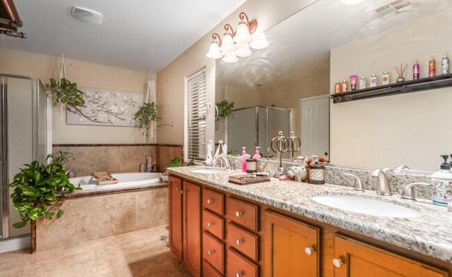 Building Photo - Amazing 4 bedroom In Lyons Gate!