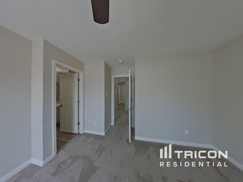 Building Photo - 758 Sinclair Dr
