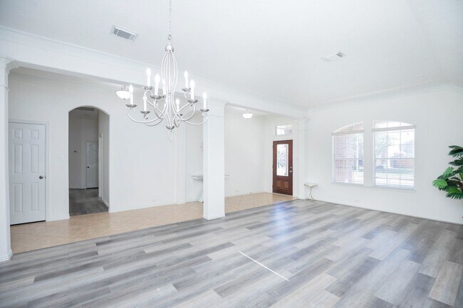 Building Photo - 8810 Rocky Knoll Ln