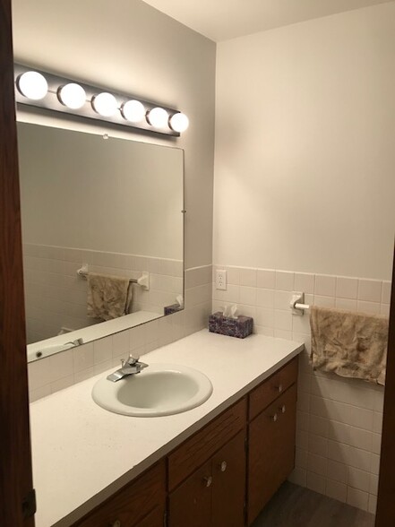 Building Photo - 428 Deldona Dr