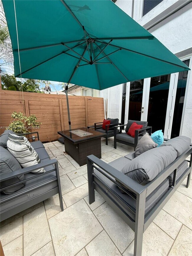 Building Photo - 7768 NW 116th Ave