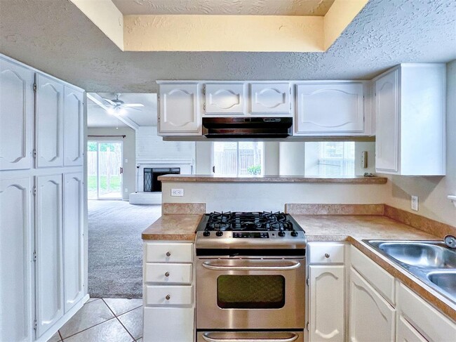 Building Photo - 3518 Almondwood Dr