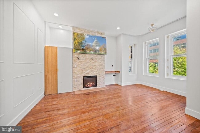Building Photo - 1312 19th St NW