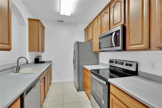 Building Photo - 8300 Portofino Dr