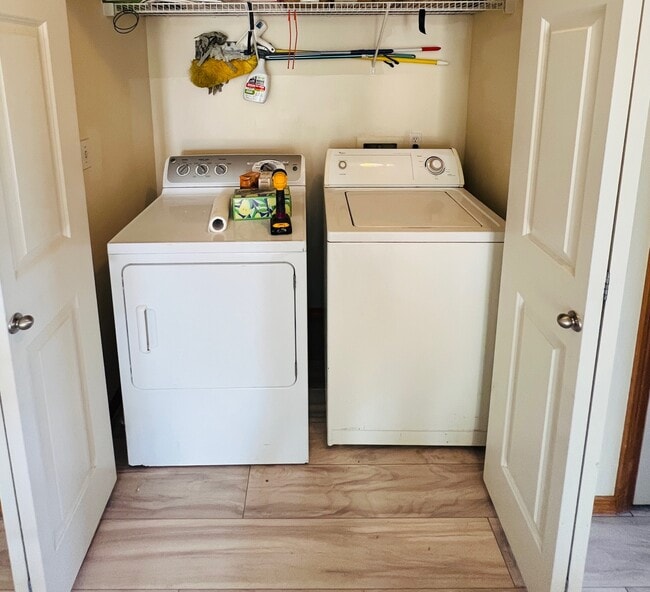 Building Photo - 757 N 102nd St