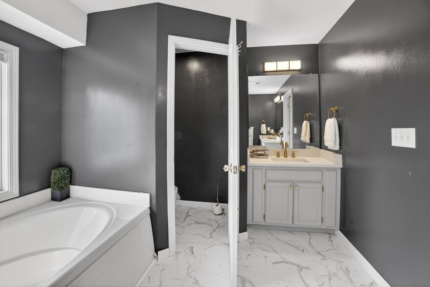 Building Photo - 2129 Quail Ridge Dr