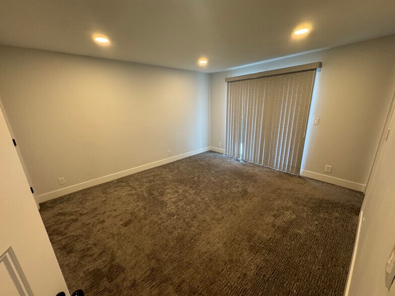 Building Photo - 7765 S 3500 E