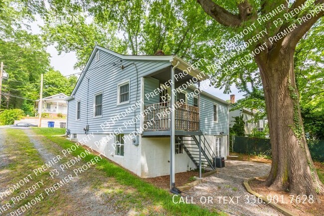 Building Photo - Furnished 2 bed, 1 bath Home located in Ar...