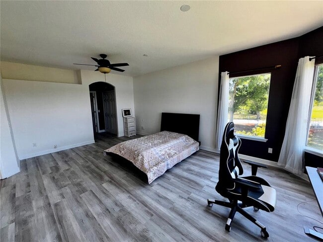 Building Photo - 7200 Bay Club Way