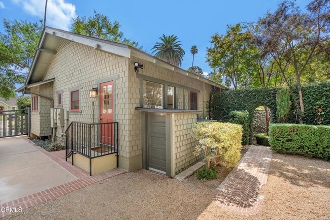Building Photo - 847 S Los Robles Ave