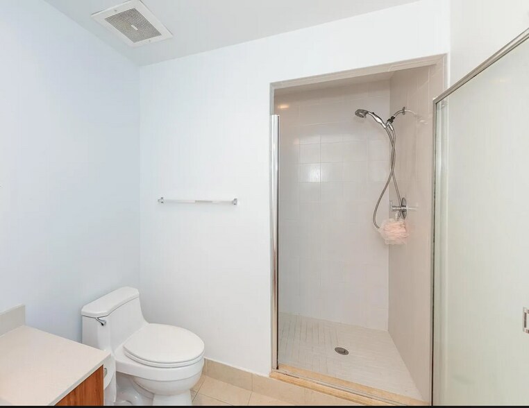 Building Photo - 3301 NE 1st Ave