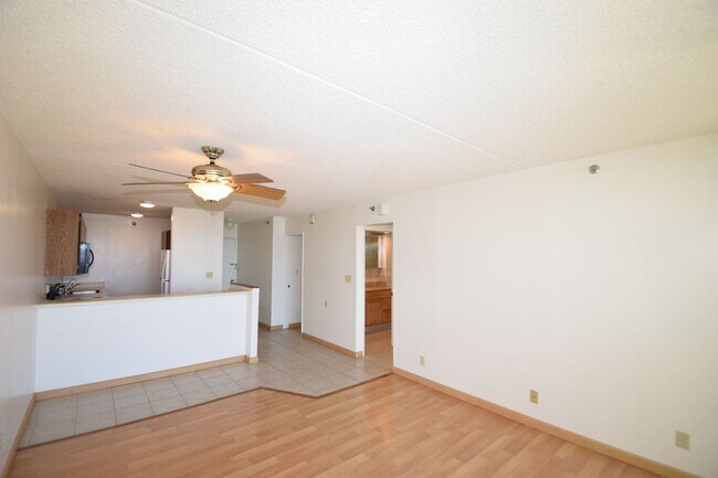 Building Photo - 121D1002- 98-402 Koauka Loop, Unit 1916