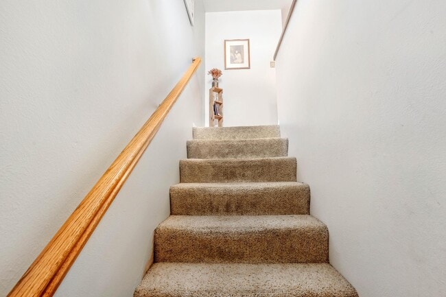 Building Photo - 3615 Horacio Ct NE