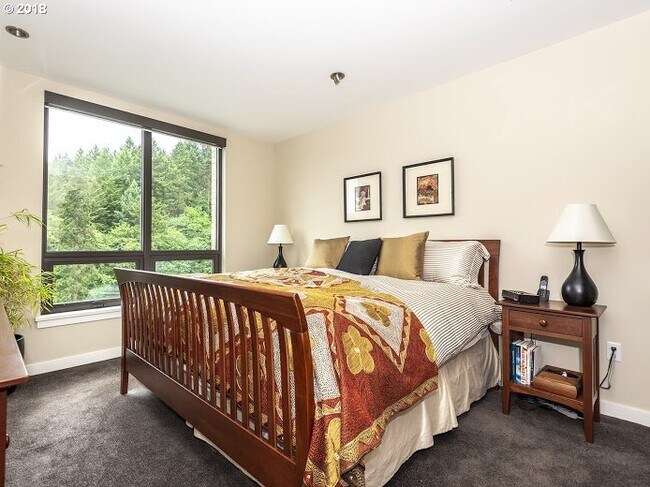 Building Photo - Rare rental in The Westerly - spectacular 2/2.5 unit w/sweeping views/2 parking/2 storage