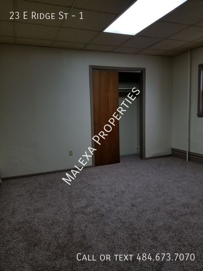 Building Photo - 23 E Ridge St