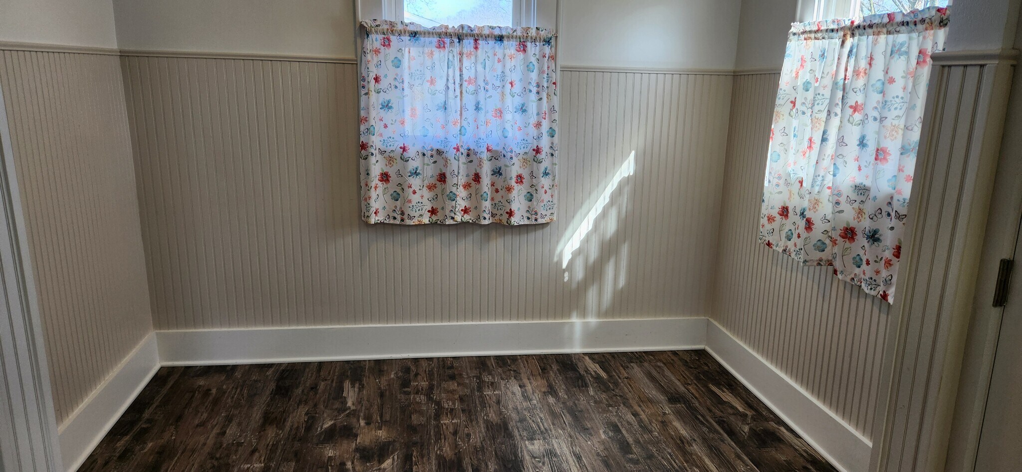 Building Photo - 420 N Main St