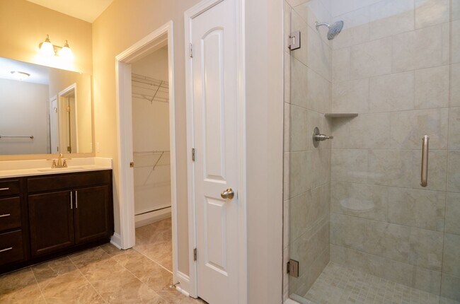 Building Photo - 2045 Moultrie Cir