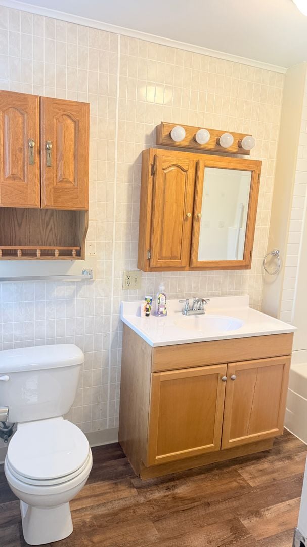 Building Photo - Large 4 bedroom single family home ready now!