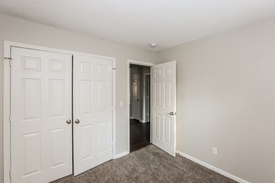 Building Photo - 3106 Fairington Dr