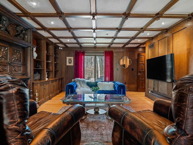 Building Photo - 1811 Breezewood Dr