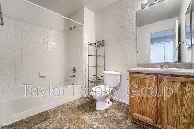 Building Photo - 851 Ponderosa Ln
