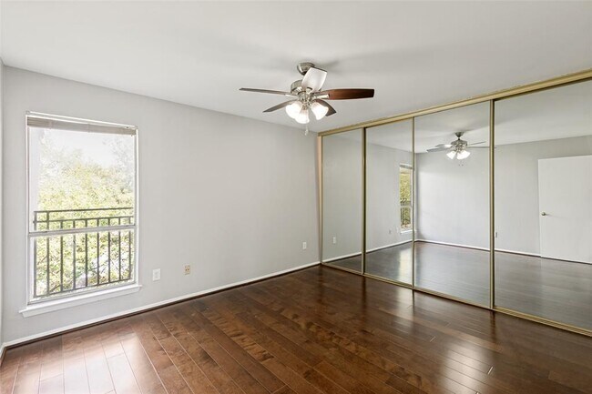 Building Photo - 6910 Hart Ln