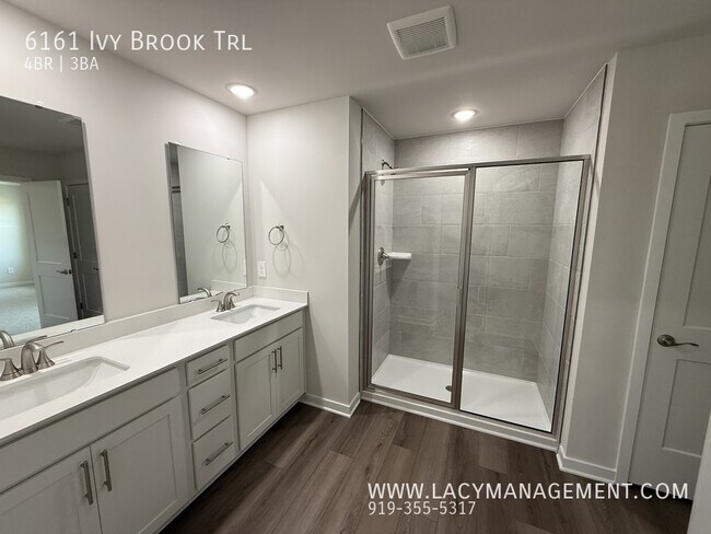 Building Photo - 6161 Ivy Brk Trl