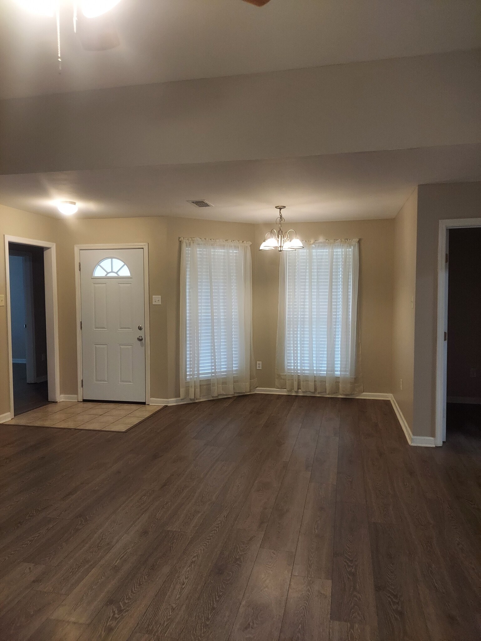 Breakfast area - 36044 Raleigh Dr