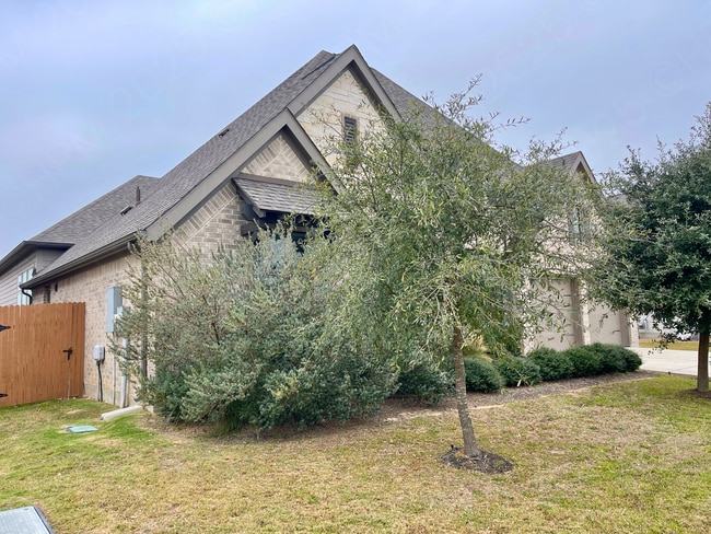 Building Photo - Spacious 4 Bedroom Brand New Home with 3 Car Garage in Seguin