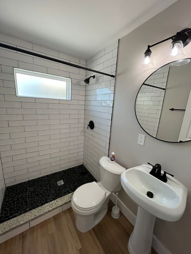 Building Photo - Totally updated !!  All new interior.  Bri...