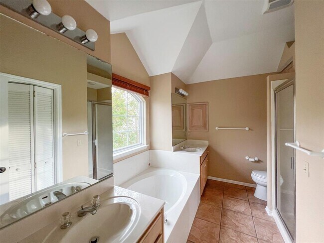 Building Photo - 12010 Shady Springs Rd