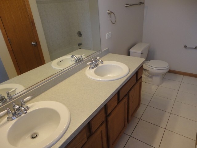Building Photo - 8058 W Rosebury Dr