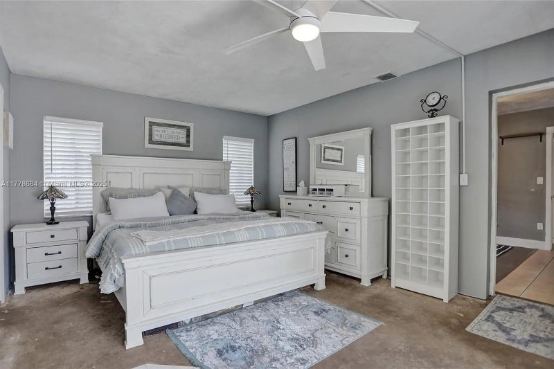 Building Photo - 848 Brickell Key Dr