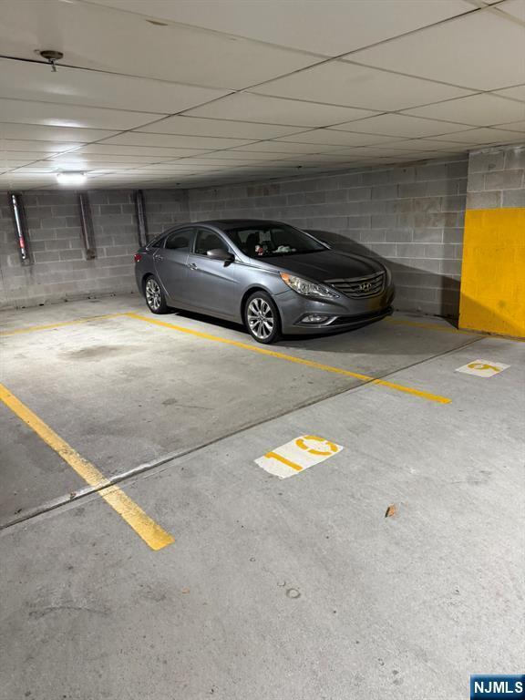 Building Photo - 5 Linden St