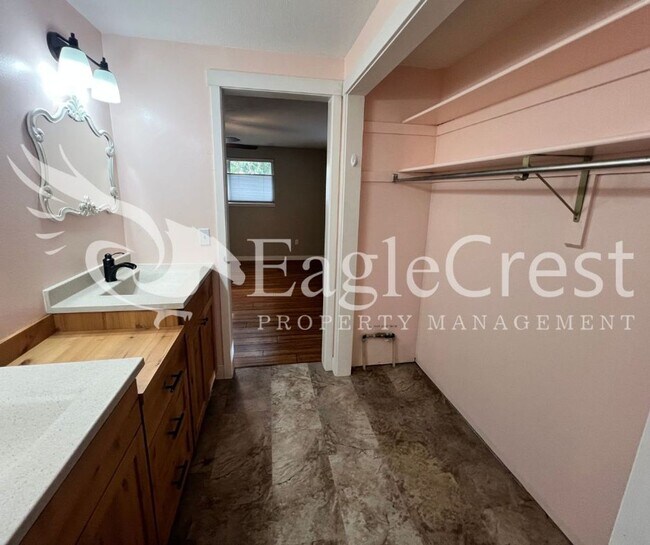 Building Photo - Two Bedroom, One Bathroom House with Fence...