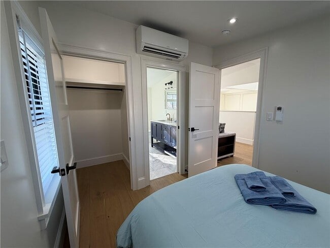 Building Photo - 7 Dearborn St